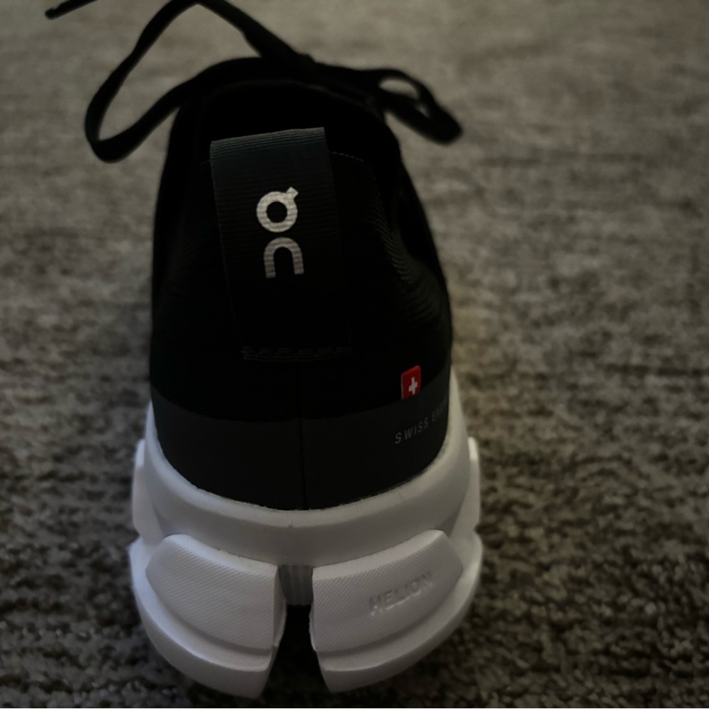 Cloudswift 3 all back shoes